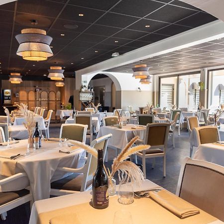 Hotel Restaurant Les 13 Assiettes Le Val-Saint-Pere Luaran gambar