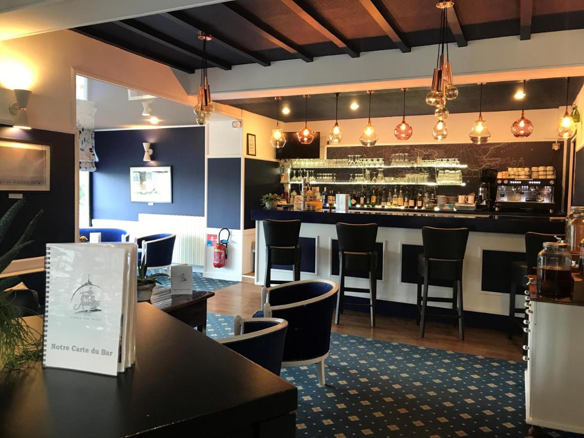 Hotel Restaurant Les 13 Assiettes Le Val-Saint-Pere Luaran gambar